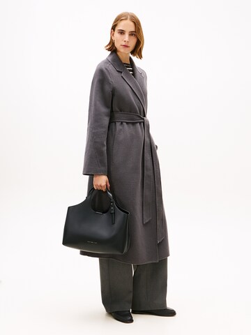 TOMMY HILFIGER Käsilaukku värissä musta