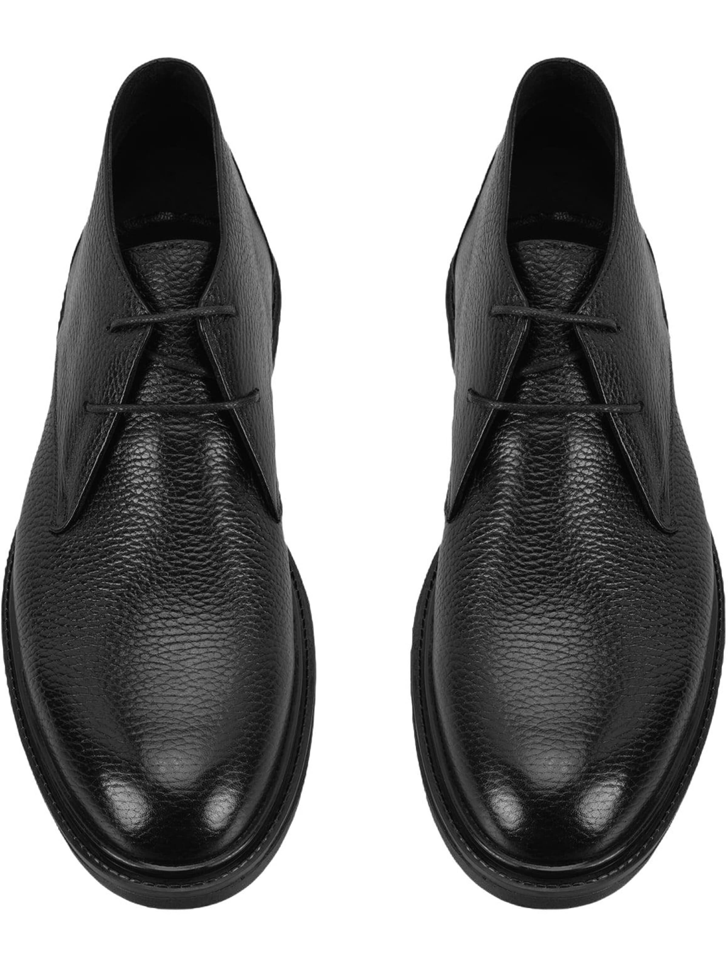 Desa Chukka boots 'Spitze' in Black