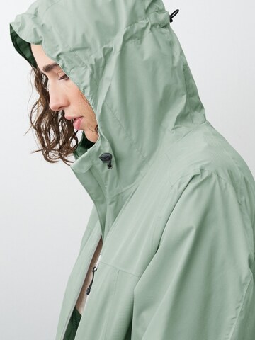 ONUA Raincoat 'Breeze' in Green