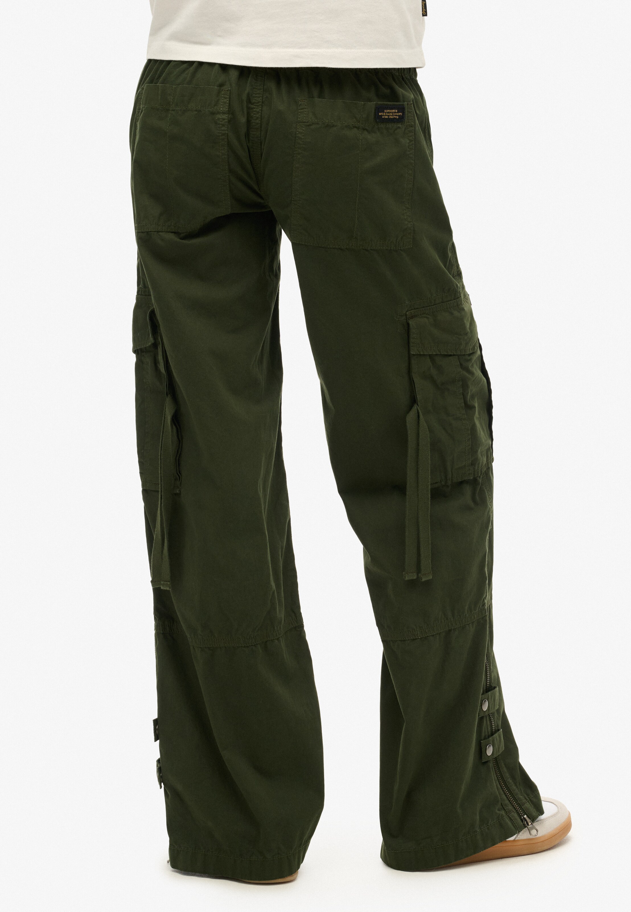 Superdry Wide leg Cargo Pants in Green: front