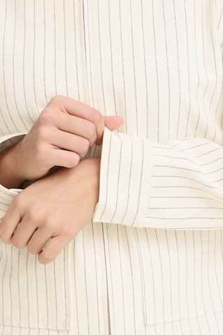 Veste mi-saison 'FRINEZ' Fransa en blanc