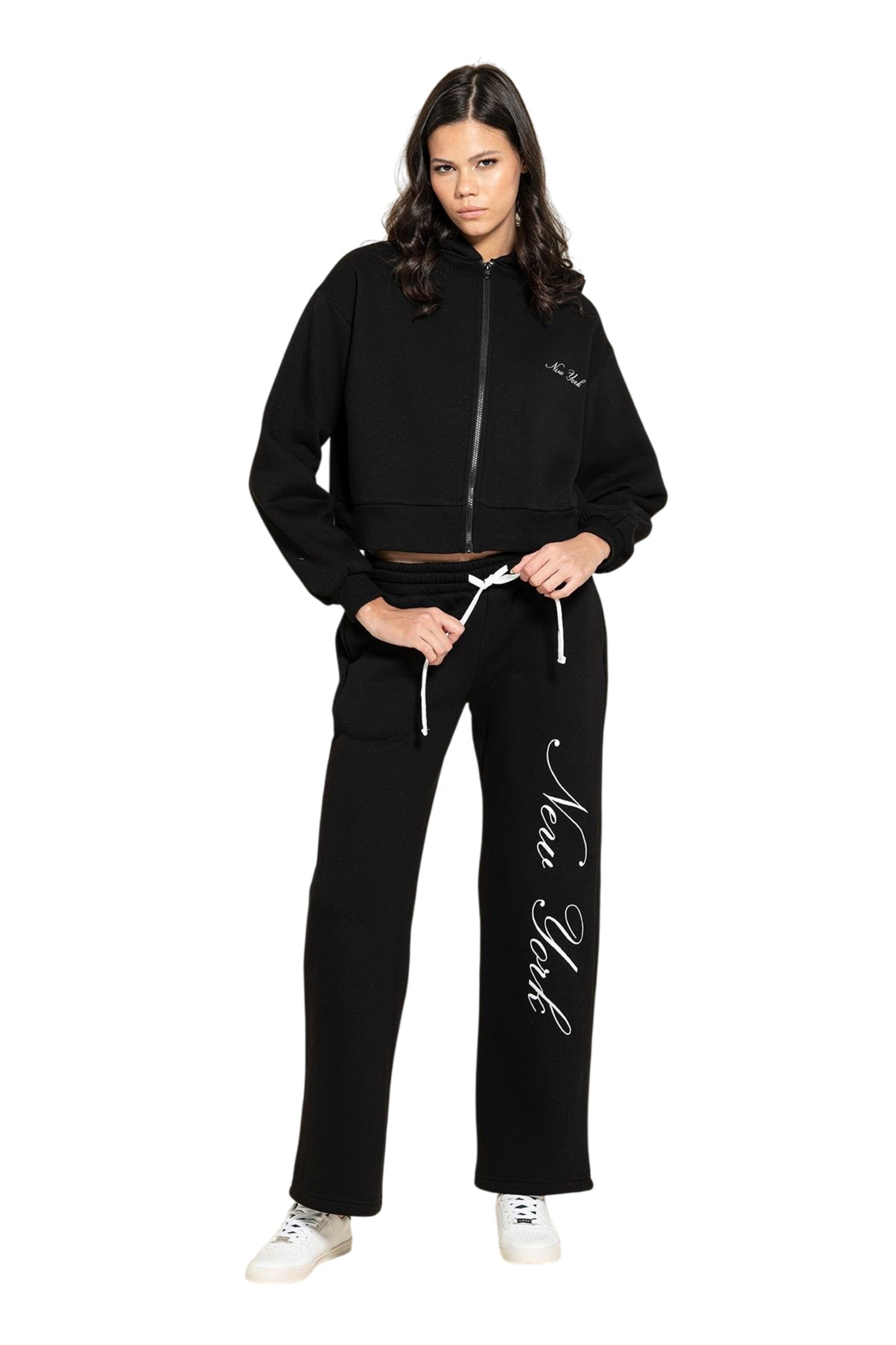 For You Moda Tracksuit in Black: front