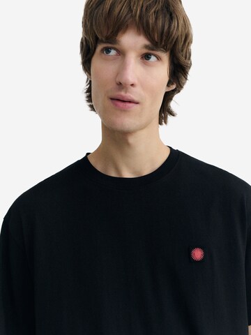 Thinking MU - Camiseta 'Aaron' en negro