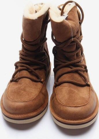 UGG Dress Boots in 39 in Brown