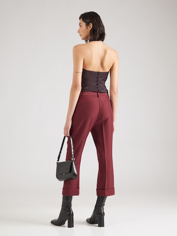 DKNY Regular Панталон с ръб в червено: отзад