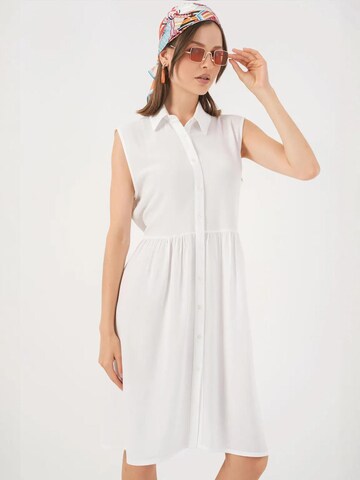 Abito camicia di Bigdart in bianco