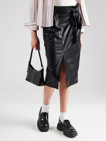 Gonna di OUI in nero: frontale