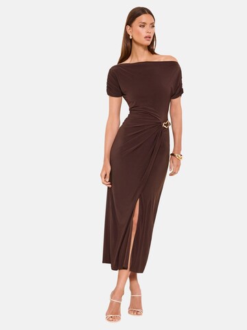 Lipsy Рокля в кафяво: отпред