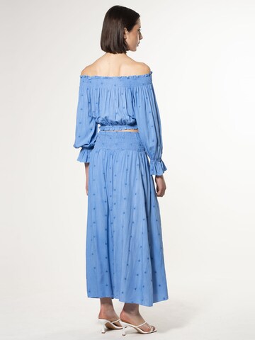 Influencer - Falda en azul