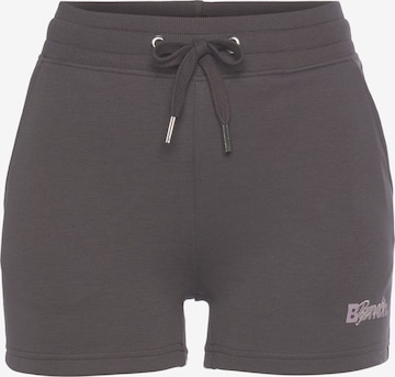 Regular Pantalon de sport BENCH en gris : devant