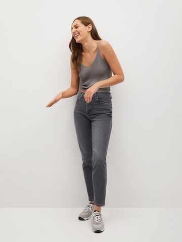 MANGO Regular Jeans 'Newmom' in Grau