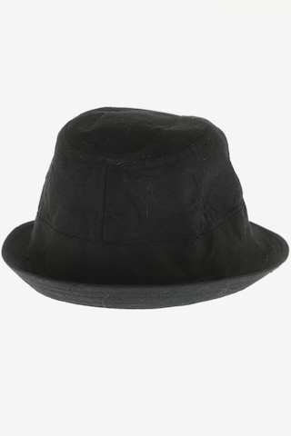 COMMA Hat & Cap in 58 in Black