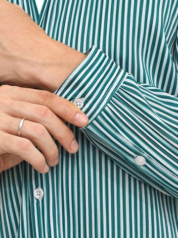 Campus Sutra - Ajuste regular Camisa ' Zelia ' en verde