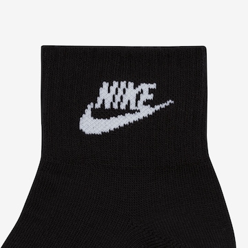 Nike Sportswear Socken in Schwarz