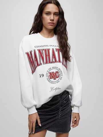 Pull&Bear Sweatshirt in White: front