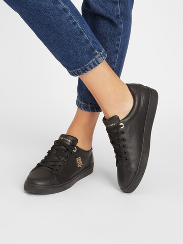 TOMMY HILFIGER Sneaker 'Embroidery Cupsole' in Schwarz: predná strana