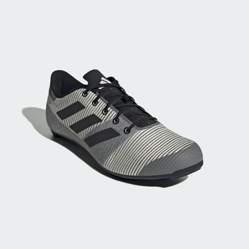 Chaussure de sport 'The Road' ADIDAS PERFORMANCE en blanc