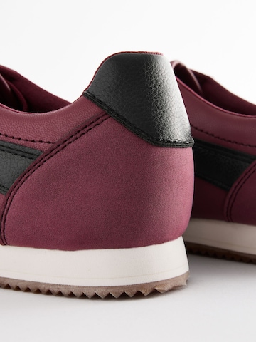 Next Låg sneaker i röd