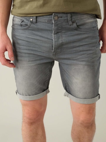Regular Jean 'ARVIN' Deeluxe en gris