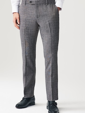 Coupe slim Pantalon à pince Next en gris : devant