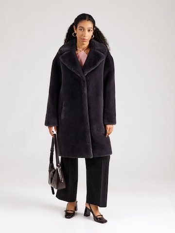 STAND STUDIO Vinterkappa i grå: framsida