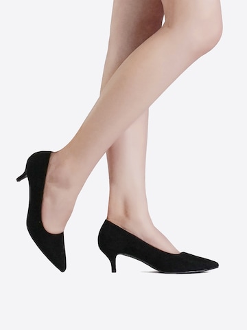 Dream Pairs Pumps in Black
