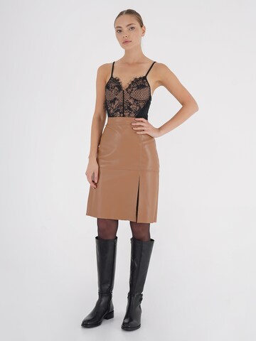 FRESHLIONS Rok 'Jassi' in Beige