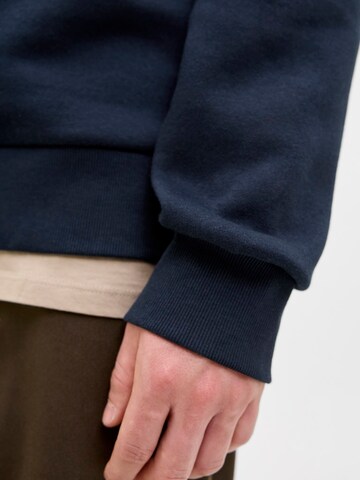 JACK & JONES Sweatshirt in Blauw