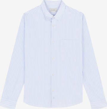 Coupe regular Chemise Scalpers en bleu : devant