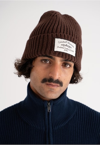 Prohibited Beanie 'Verdant Reverie' in Brown: front