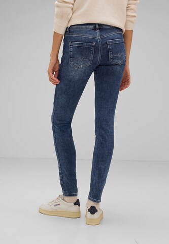 STREET ONE Slimfit Jeans in Blauw