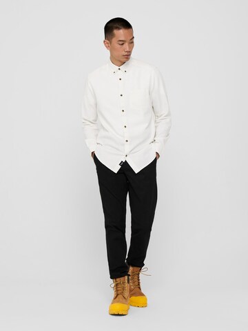 Only & Sons Comfort fit Button Up Shirt 'Bryce' in White