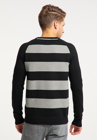 MO Sweater in Black