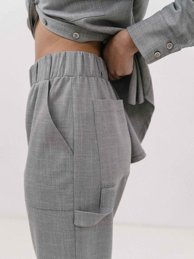 4TAILORS Pantalon en gris, Vue avec produit
