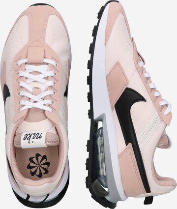 Baskets basses Nike Sportswear en rose