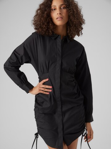 Abito camicia di VERO MODA in nero