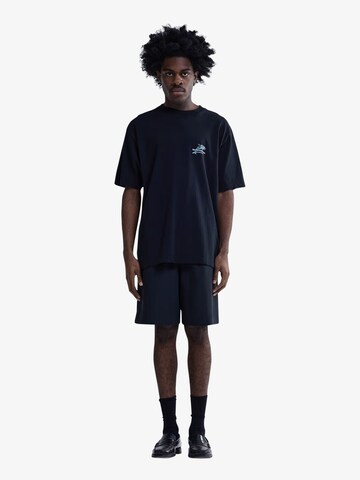 NEW AMSTERDAM Shirt in Black: front
