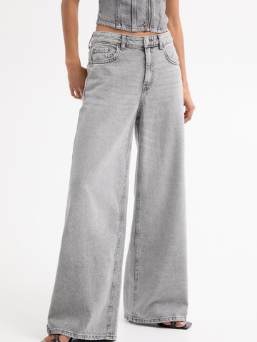 Wide Leg Jean Pull&Bear en gris : devant