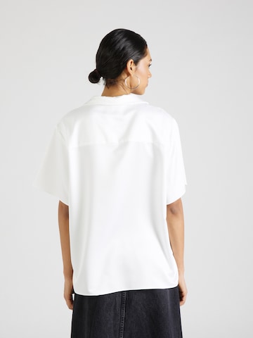 Chemisier TOPSHOP en blanc