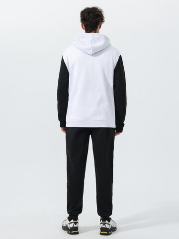YOUTHUP Sports Suit in Black
