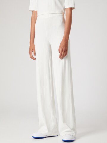 Wide leg Pantaloni di ABOUT YOU x MOGLI in bianco: frontale