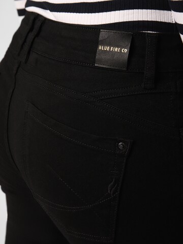 Blue Fire Skinny Jeans 'Alicia' in Schwarz