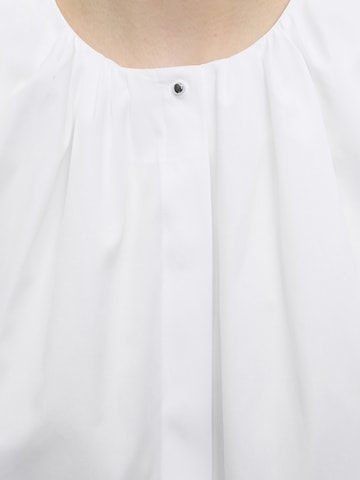 BOSS - Blusa 'Banorena' em branco