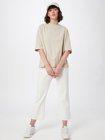 Comfort Studio by Catwalk Junkie T-Shirt in Beige