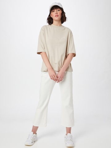 Comfort Studio by Catwalk Junkie T-shirt i beige