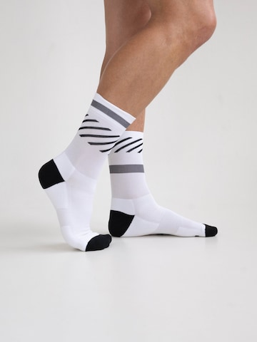 INCYLENCE Athletic Socks 'DISRUPTS' in White