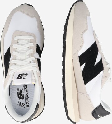 Sneaker bassa '237' di new balance in bianco