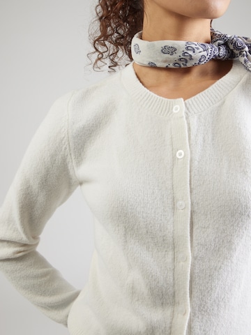 Geacă tricotată de la HOLLISTER pe alb