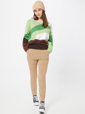 Freequent Slimfit Chinohousut 'SOLVEJ' värissä beige