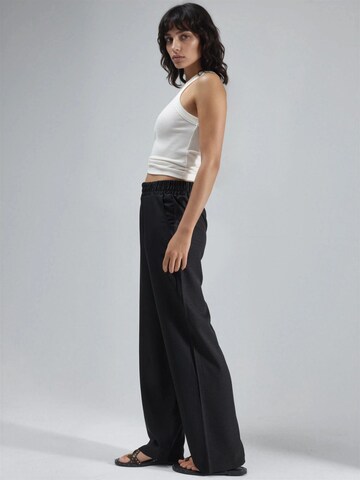 Hiccup Loose fit Trousers in Black